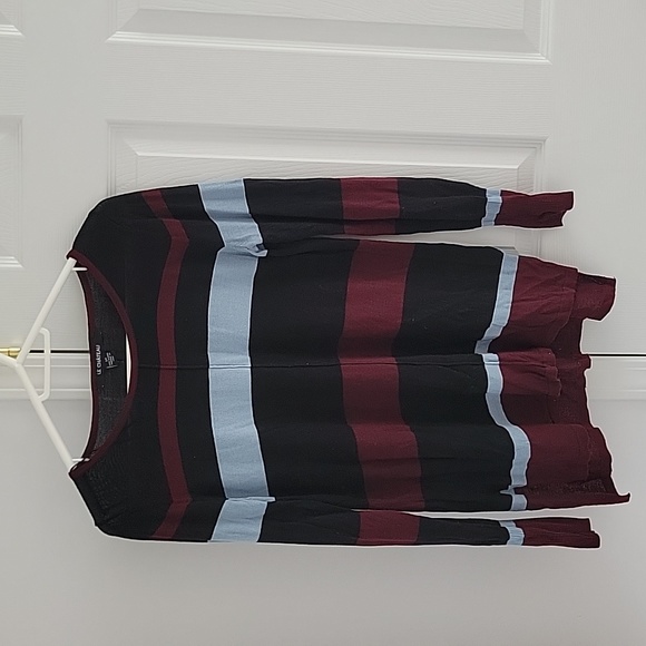 Le Chateau sweater - Picture 1 of 4